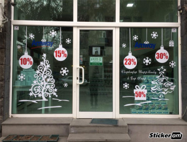 Новогоднее оформление витрин магазина